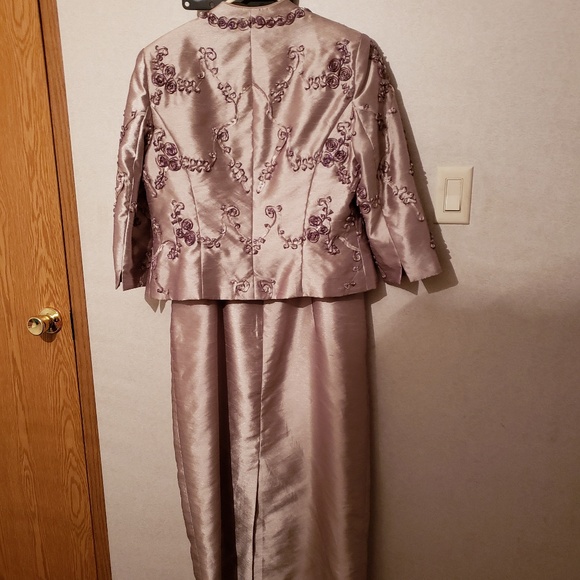 Dress - Picture 2 of 3